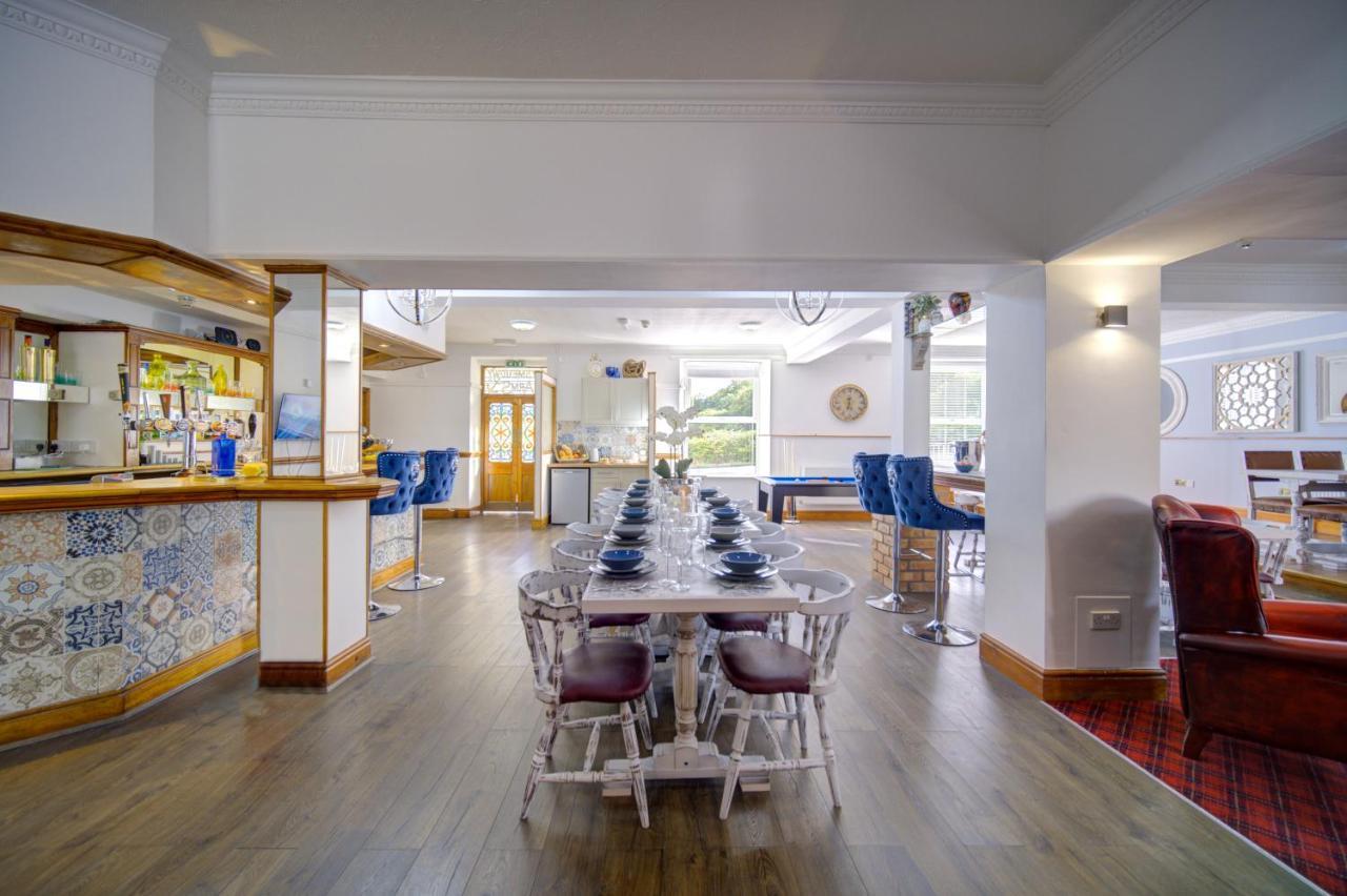 Entire Venue Hire With 8 Bedroom - Your Own Pub Experience Swansea